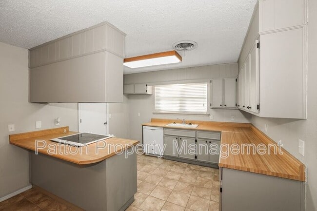 Building Photo - 31 Northridge Dr
