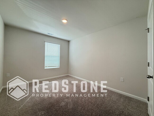 Building Photo - 919 Crow Br Dr