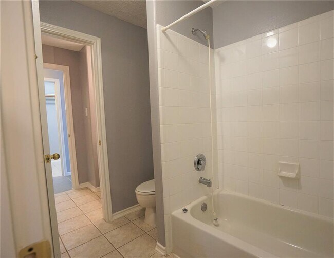 Building Photo - 106 S Abram Cir