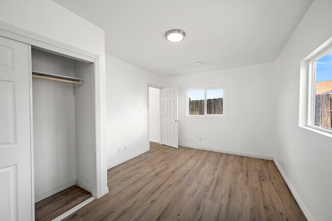Building Photo - 3352 Altadena Ave