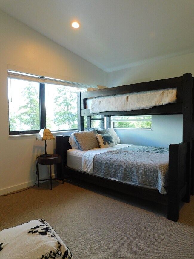 Building Photo - 55 Shady Pnes Ln