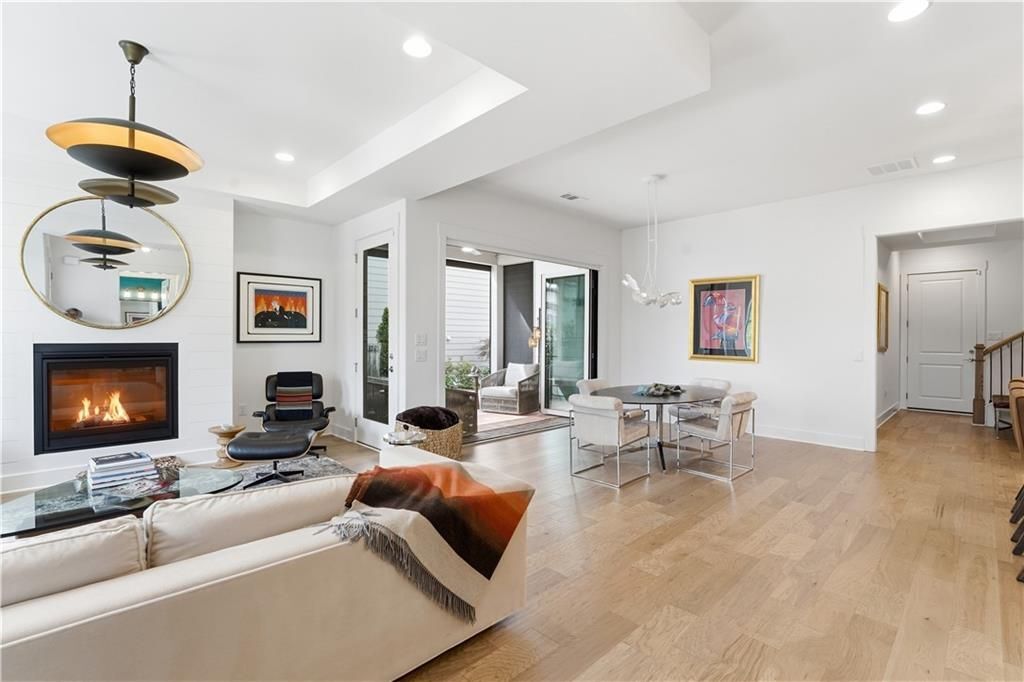 Building Photo - 158 Kingwood Dr