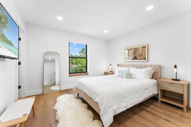 Building Photo - 5610 S Ocean Blvd