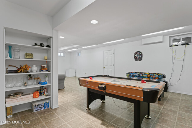Building Photo - 5 Mulberry Ln
