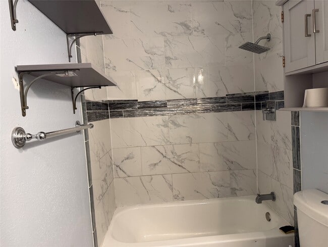 Building Photo - 3122 Trail Lake Dr