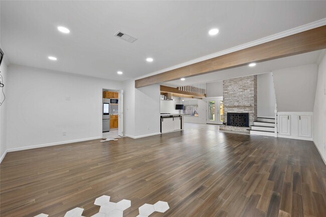 Building Photo - 6210 Gladewell Dr