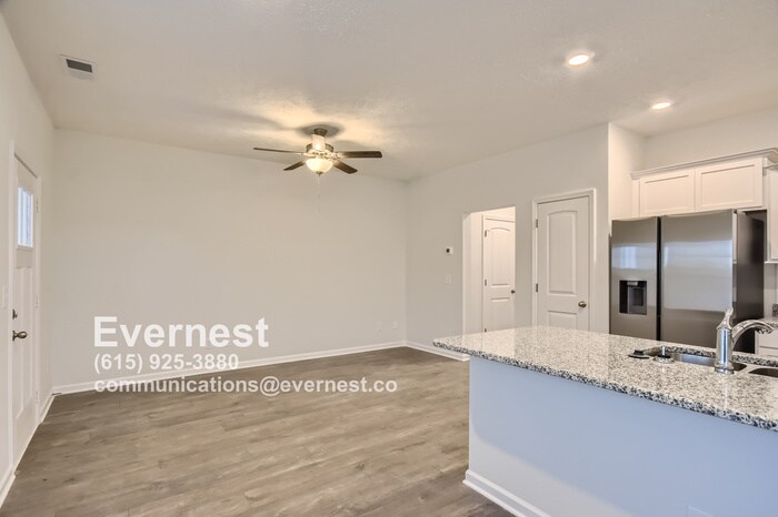 Building Photo - 130 Carver Ln