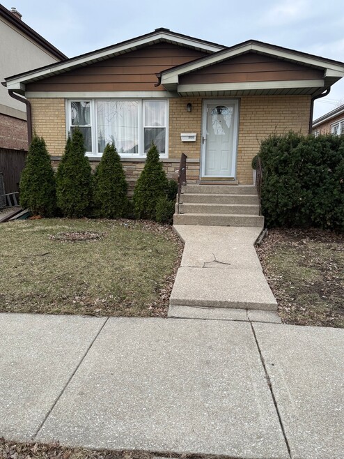 Building Photo - 3136 N Olcott Ave