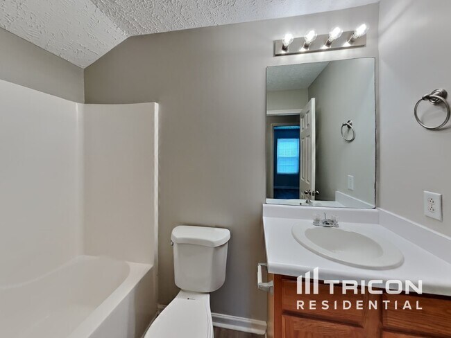 Building Photo - 2819 Elijah Dr