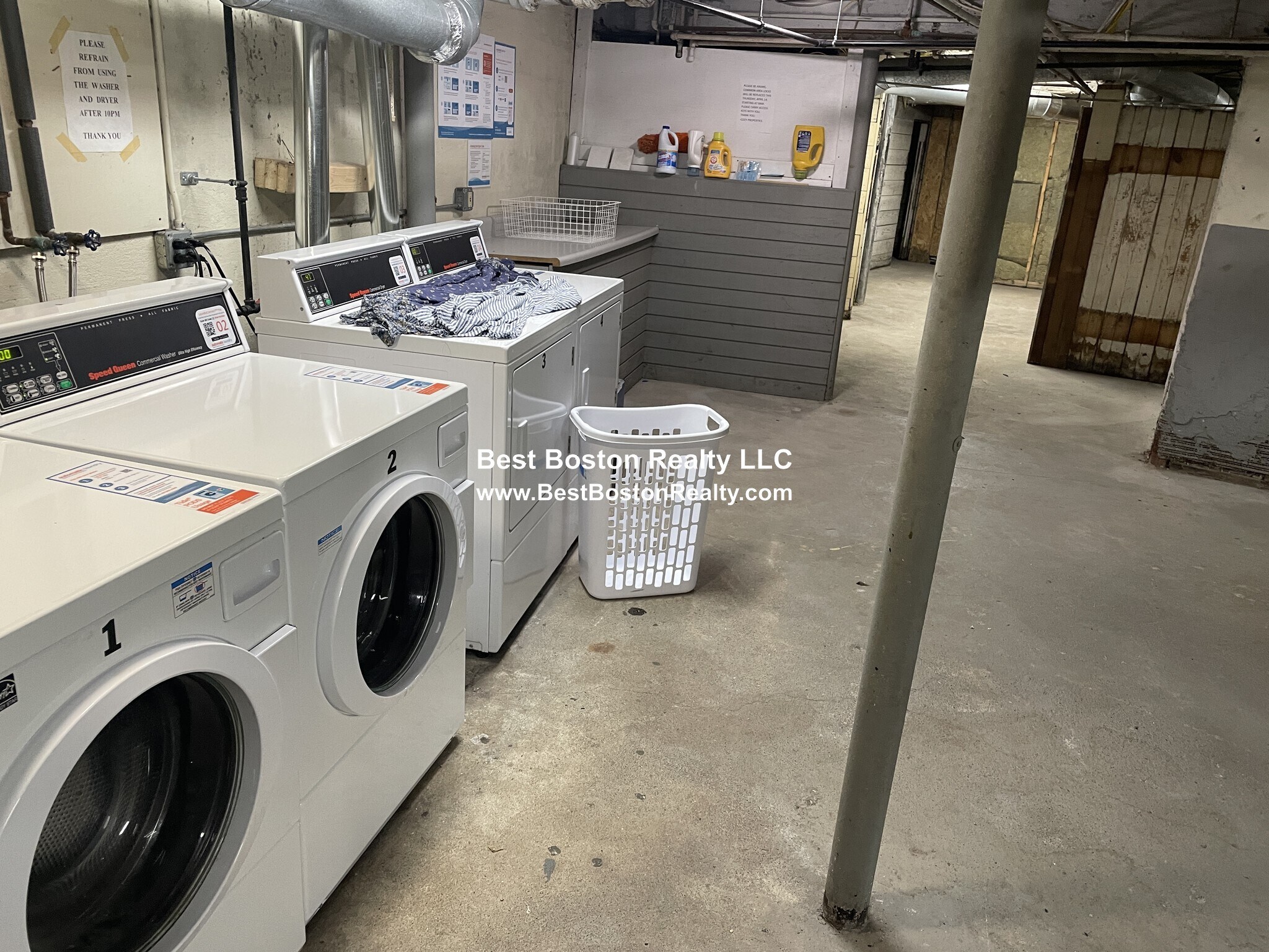 Building Photo - 38 Gibson St