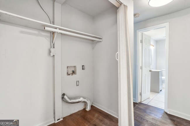 Building Photo - 215 Ollie St NW