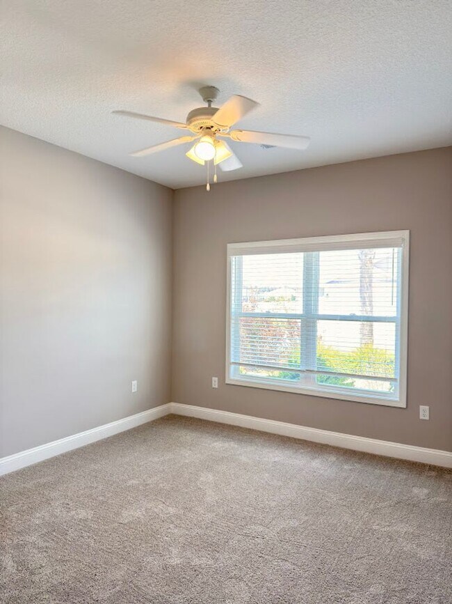Building Photo - 140 The Villas Wy