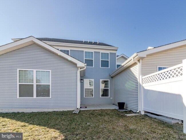 Building Photo - 35059 Dundee St
