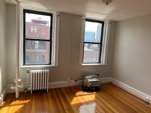 Building Photo - 222 Hanover St