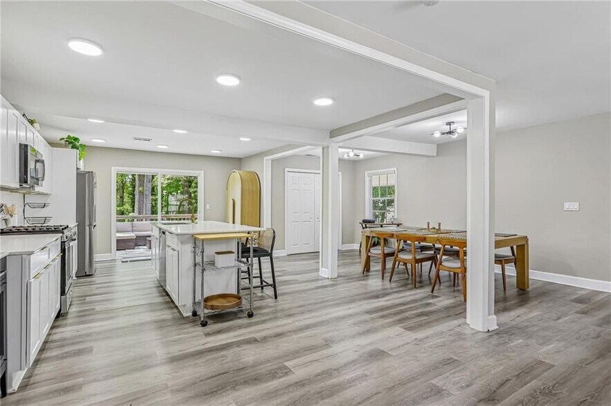 Building Photo - 3898 Skidmore Dr