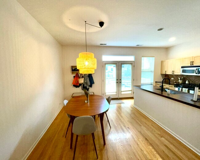 Building Photo - 4018 N Mozart St