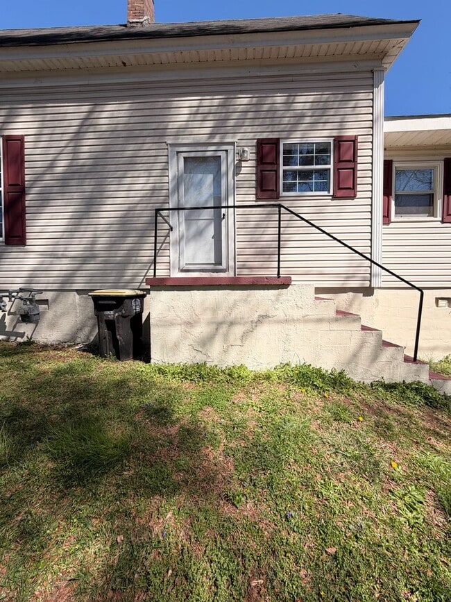 Building Photo - 1300 N Broad St