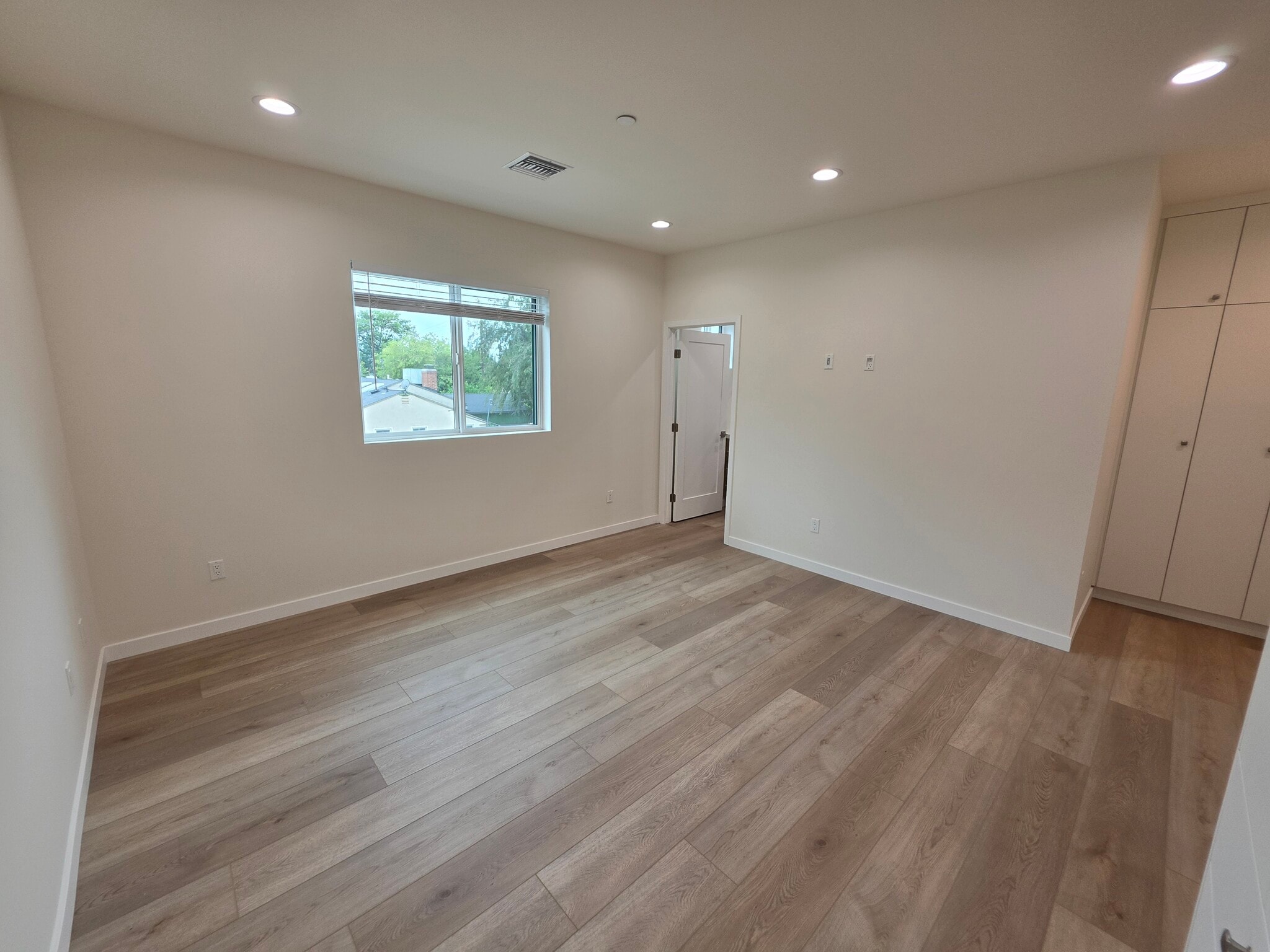 Building Photo - 6746 Ben Ave