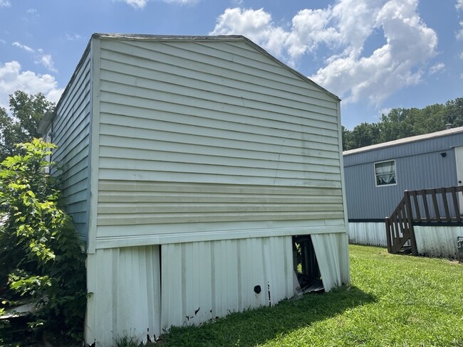 Building Photo - 2 Bed 1 Bath Mobile Home
