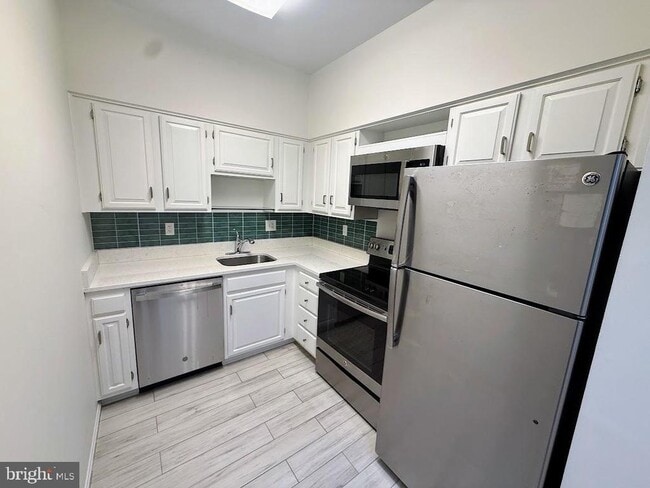 Building Photo - 1843 Mintwood Pl NW