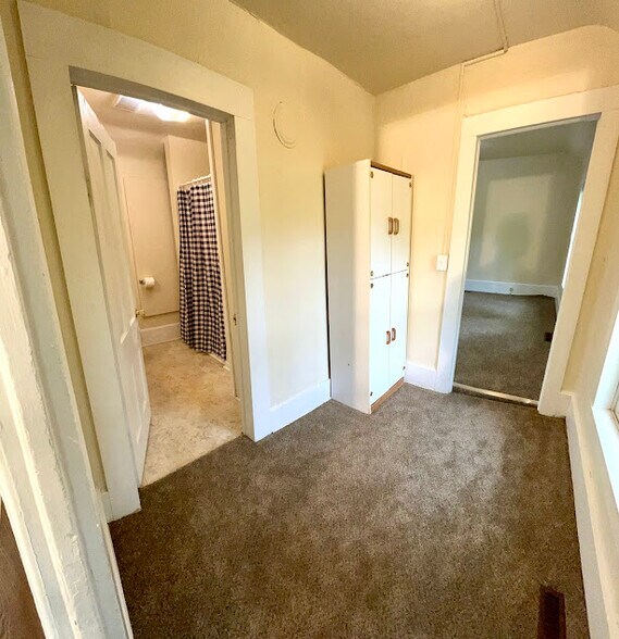 Building Photo - 528 Union St