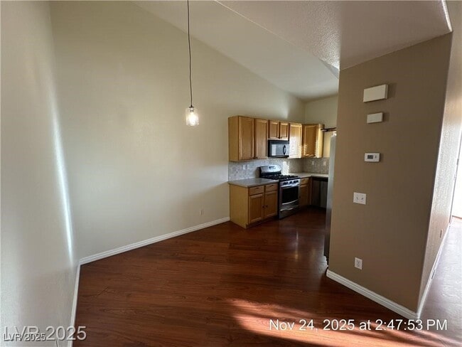 Building Photo - 7450 S Eastern Ave