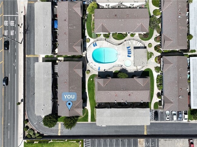 Building Photo - 11115 Slater Ave