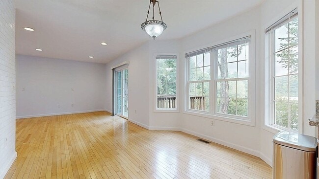 Building Photo - 142 Olean St
