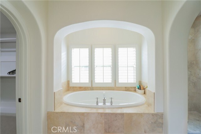 Building Photo - 37 View Terrace