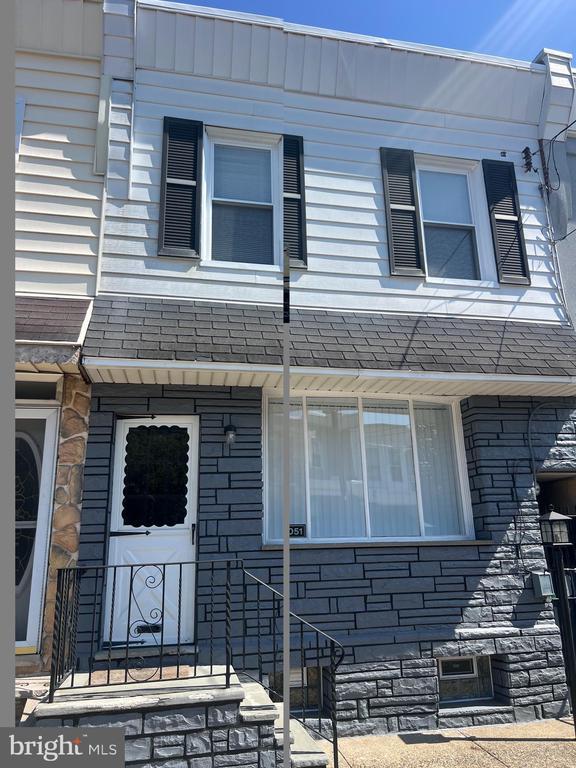 Building Photo - 3051 Cedar St