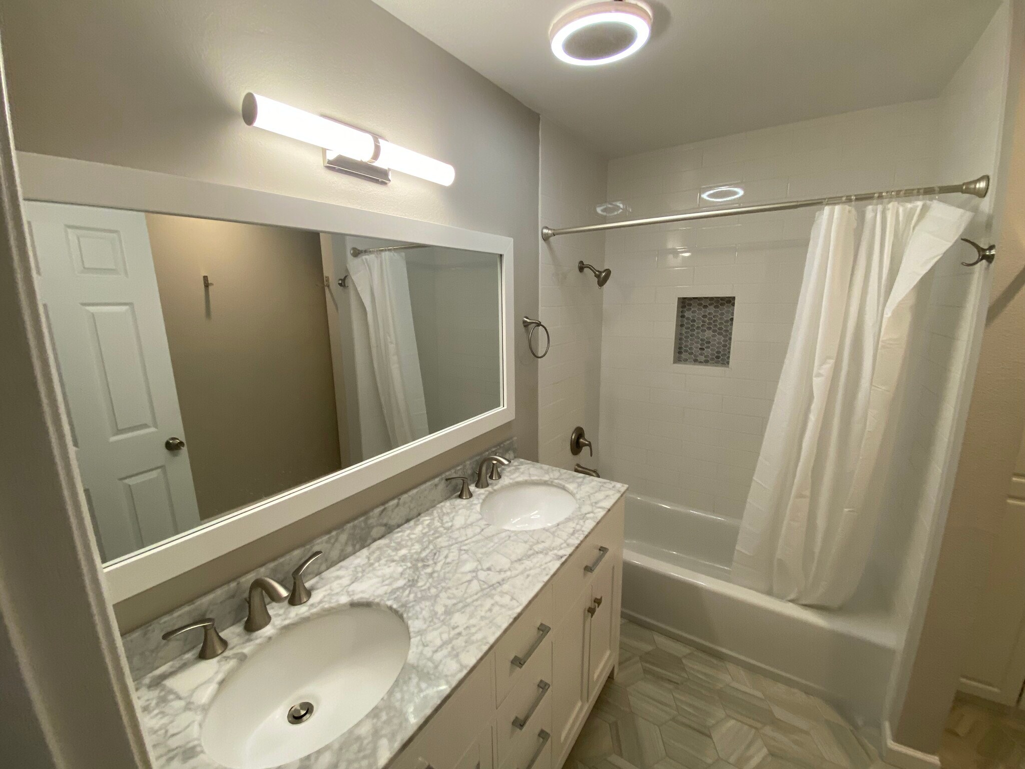 Building Photo - 8791 Gilman Dr