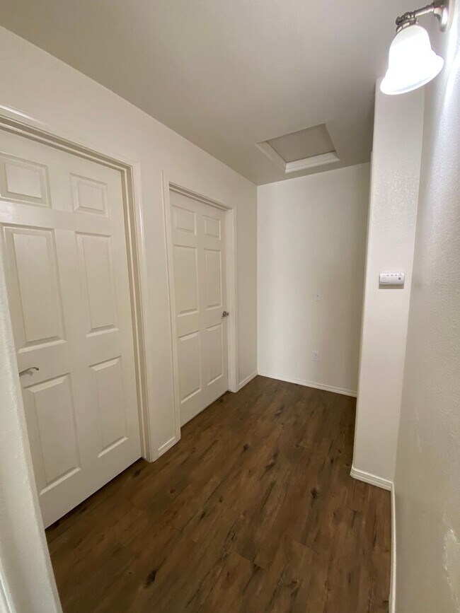 Building Photo - 2109 Bella Oaks Dr
