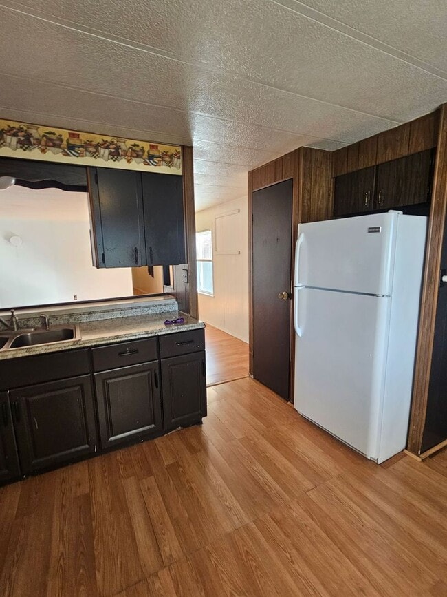 Building Photo - Trailer for Rent