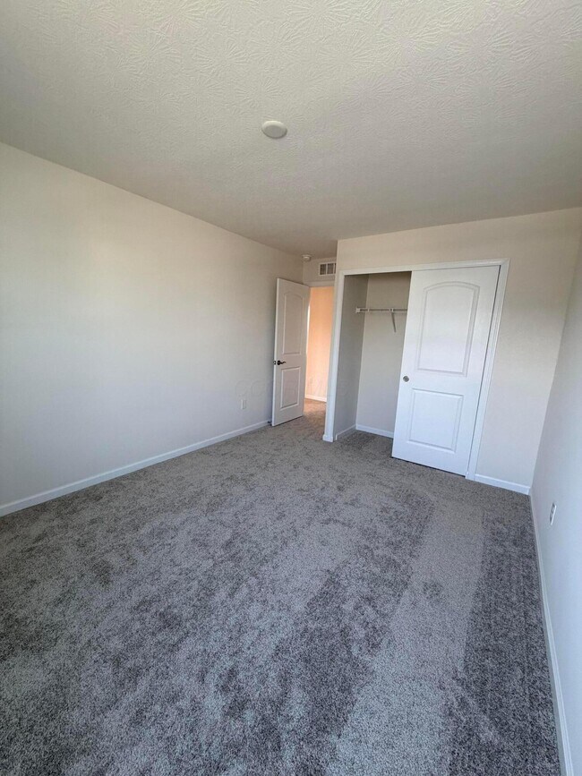 Building Photo - 1315 Red Tail Pl