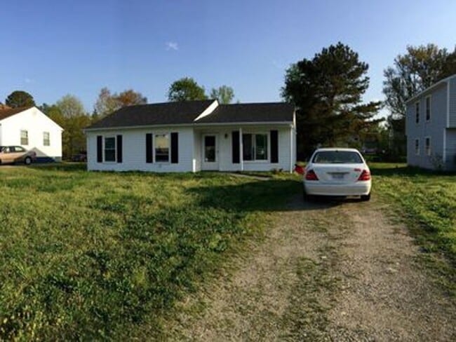 Building Photo - 3 bed 2 bath in Henrico! Yard, Central HVAC, laundry, great neighborhood!