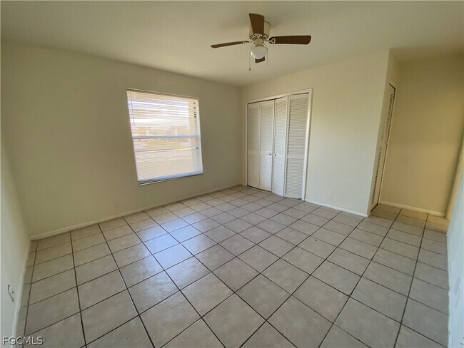 Building Photo - 801 SE 5th Ave