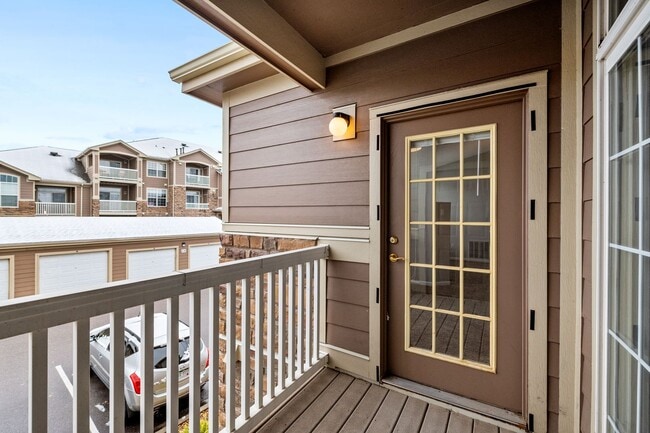 Building Photo - Gorgeous Two Bedroom Windmill Creek Condo!
