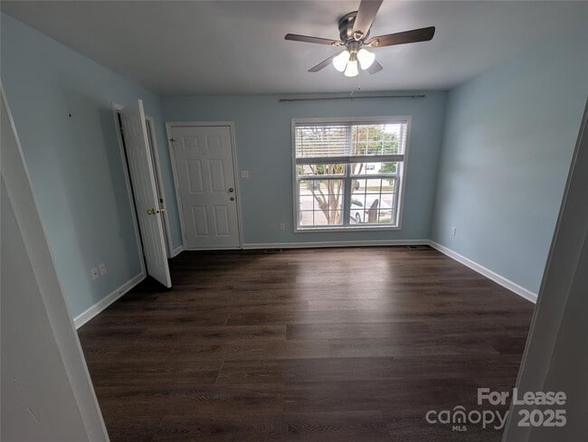 Building Photo - 1505 Flintwood Dr