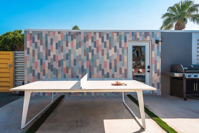 Building Photo - Retro Chic Oasis Saltwater Pool, Spa & Mnt...