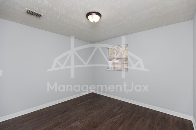 Building Photo - 2661 W 25th St