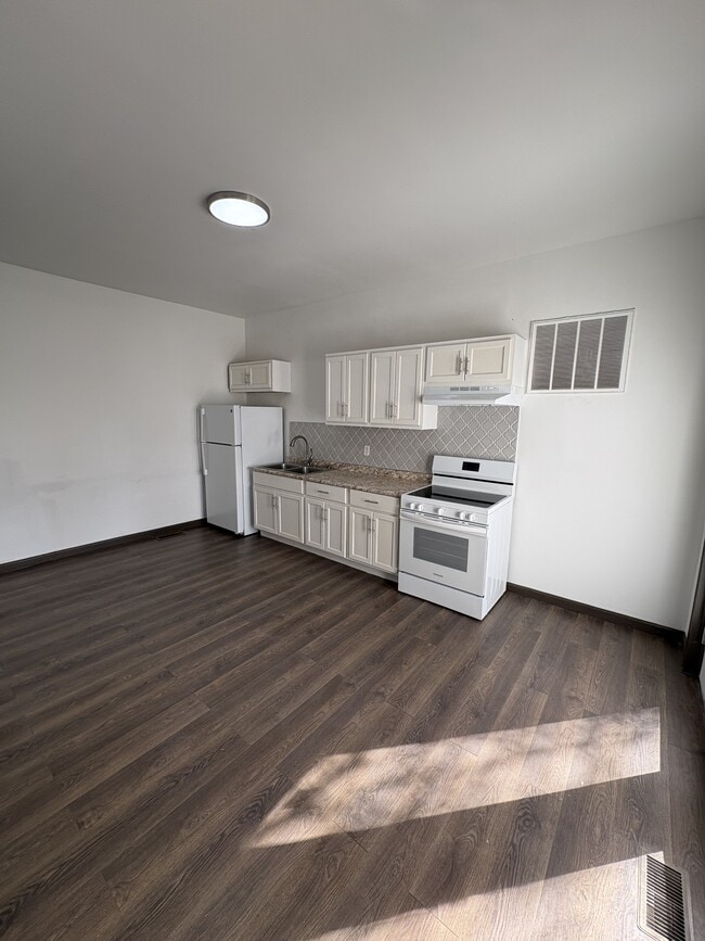 Building Photo - 253 W Morrison St