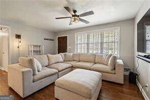 Building Photo - 3235 Woodview Dr SE