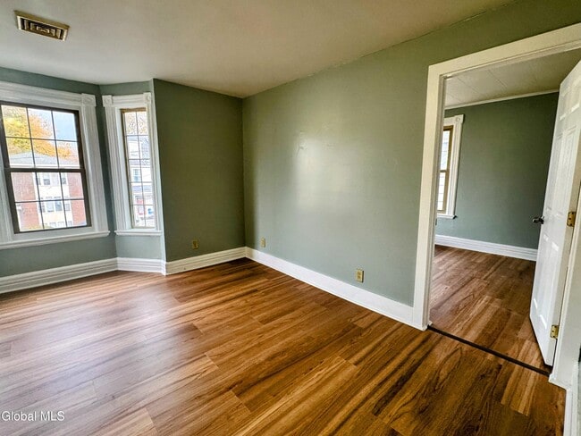 Building Photo - 838 Lancaster St