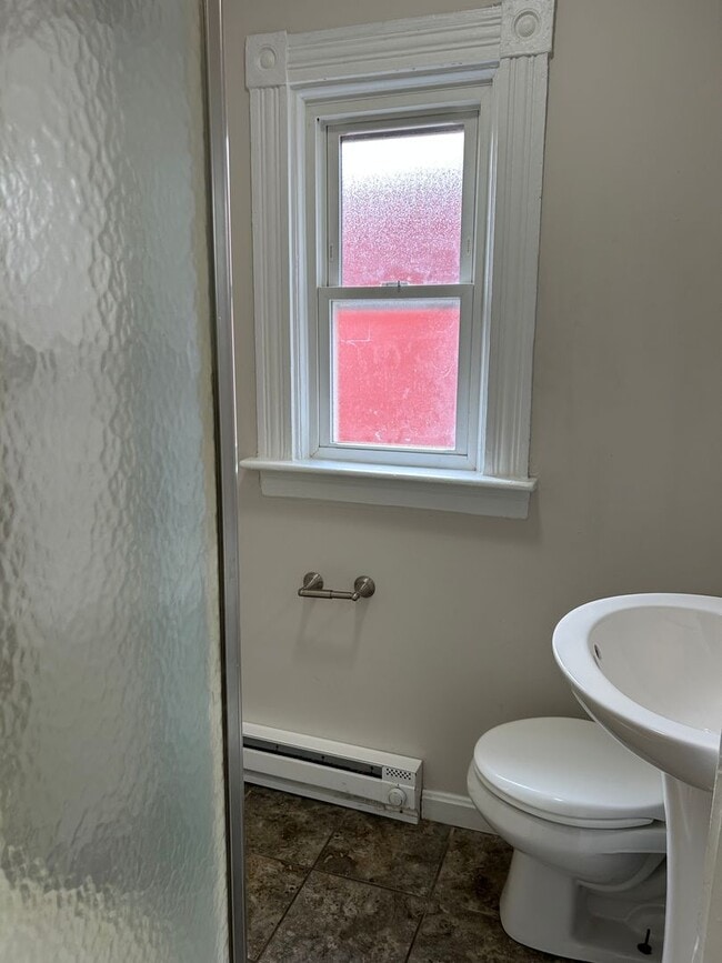 Building Photo - Updated 3-Bedroom, 1-Bathroom Home in Lancaster,  PA!