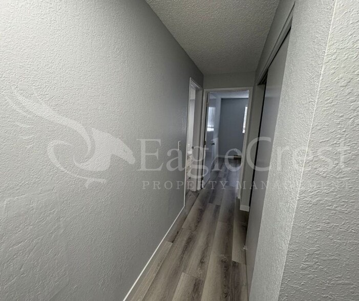 Building Photo - 320NEC