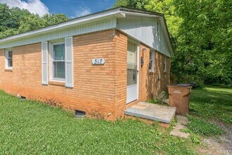 Building Photo - "Charming 2-Bed Condo Retreat in Lincolnton – Cozy 975 Sq. Ft. Haven!"