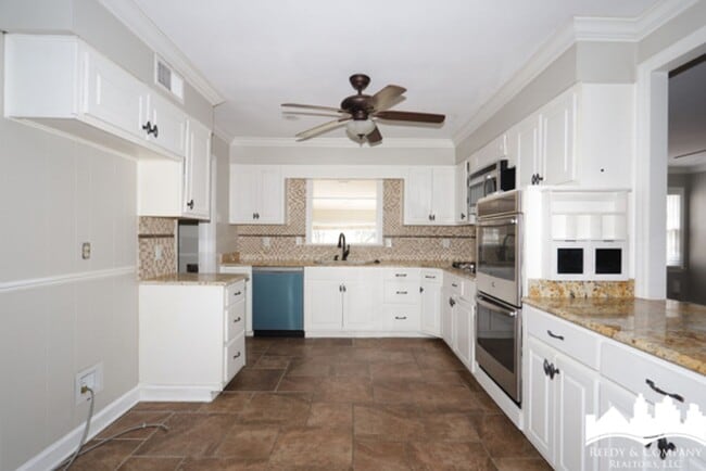 Building Photo - 1264 Yorkshire Dr