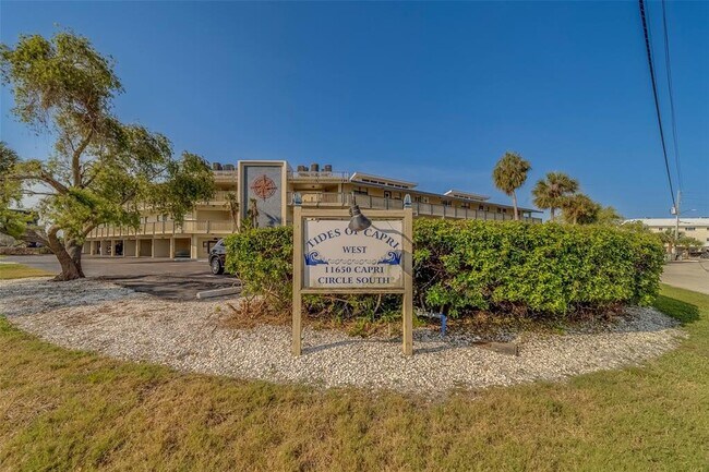Building Photo - 11650 Capri Cir S