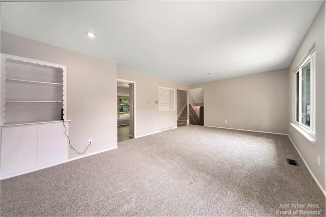 Building Photo - 2923 Burlington Ct