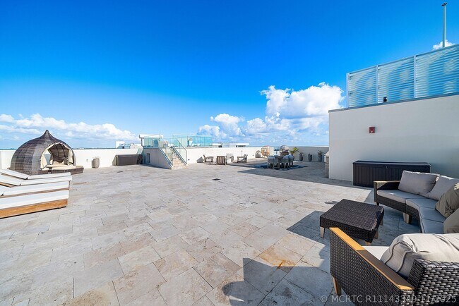 Building Photo - 3550 S Ocean Blvd